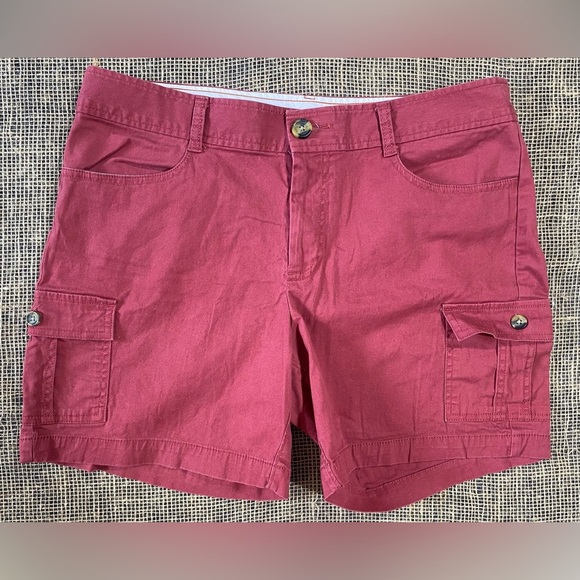 Dockers Cranberry Cargo Shorts, Sz 12, Button & Zip, Pockets, Cotton/Elastane - Picture 1 of 6